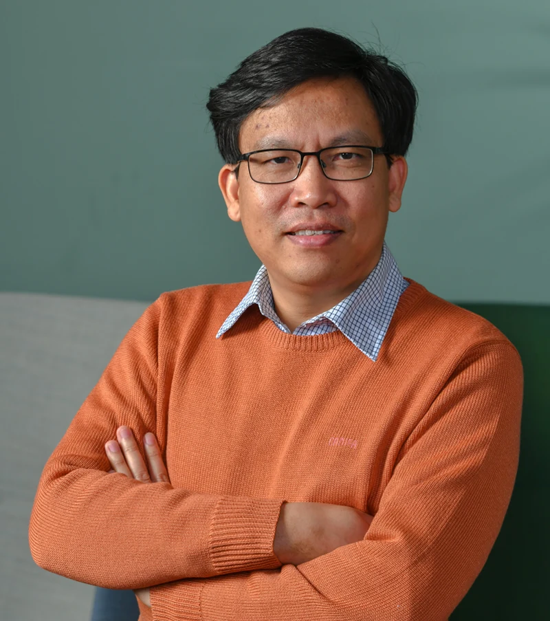Professor Truyen Tran